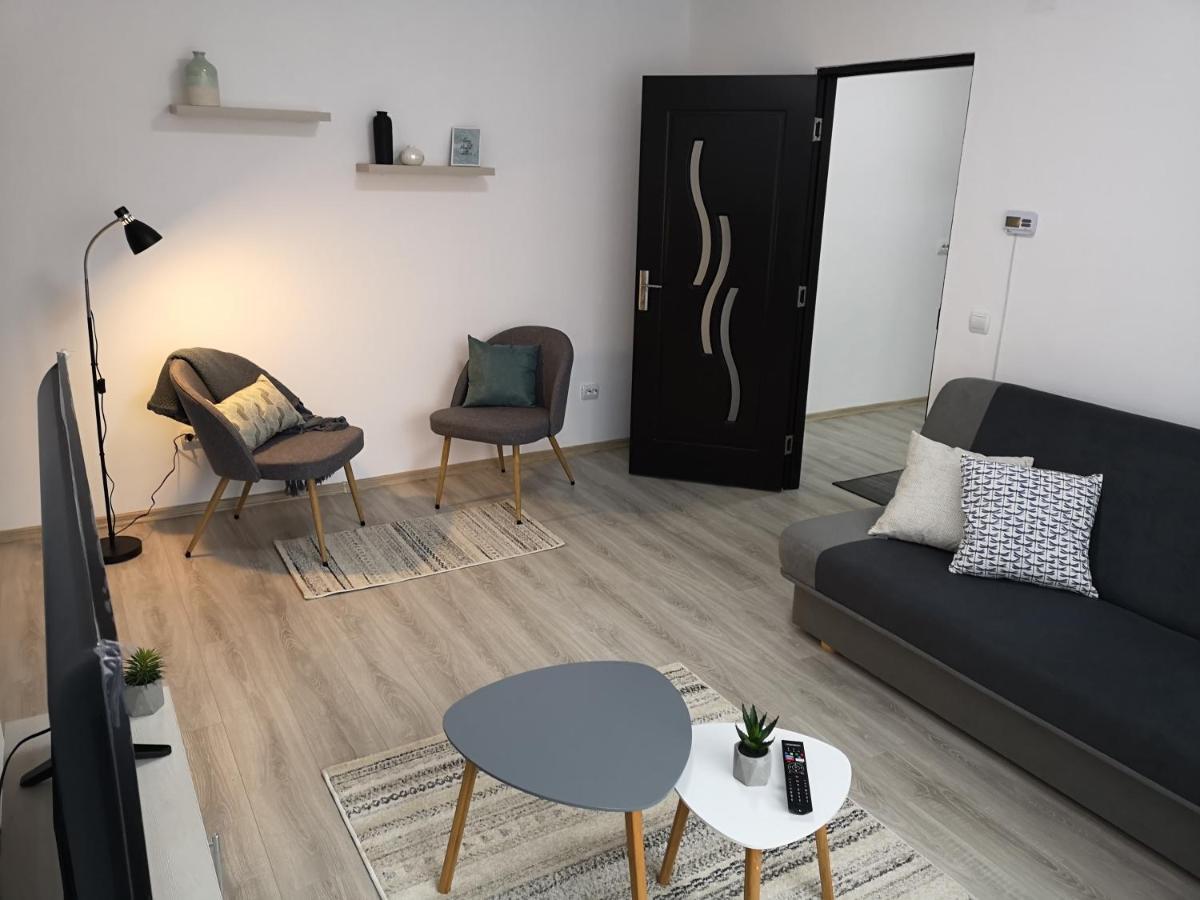 Cosy Elegant Apartment Cehu Silvaniei Exterior photo