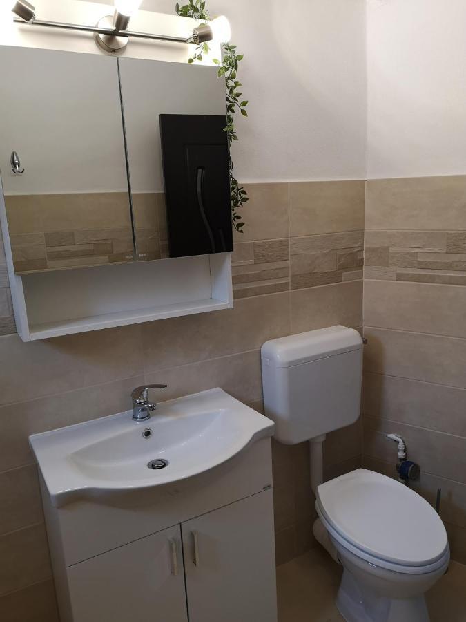 Cosy Elegant Apartment Cehu Silvaniei Exterior photo