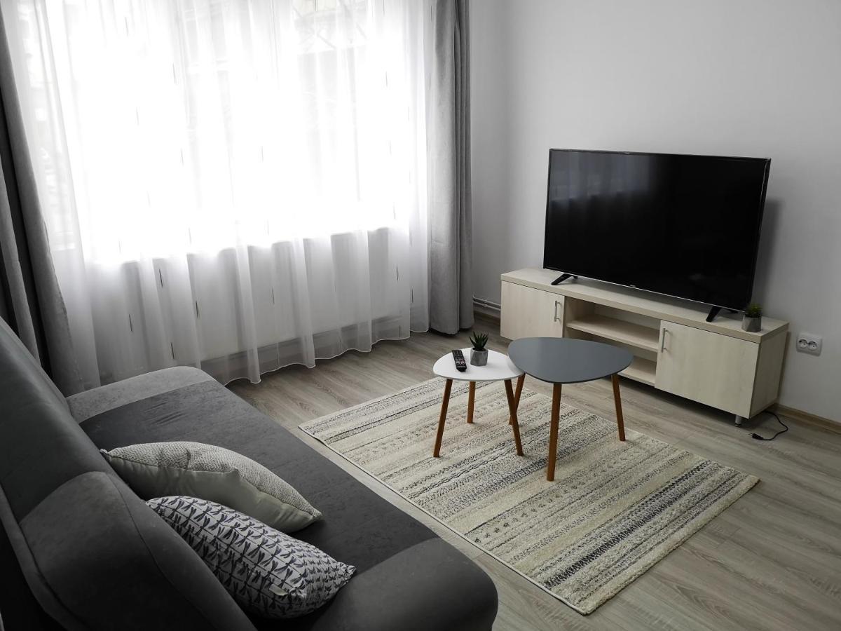 Cosy Elegant Apartment Cehu Silvaniei Exterior photo